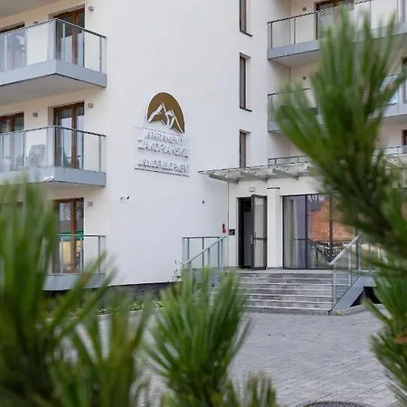 Wellness Zone, Gym, Sauna, Jacuzzi & Children's In By Renters
