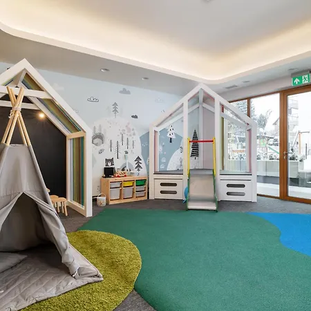 Wellness Zone, Gym, Sauna, Jacuzzi & Children's In By Renters Lägenhetshotell Zakopane