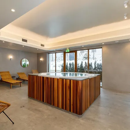 Wellness Zone, Gym, Sauna, Jacuzzi & Children's In By Renters *