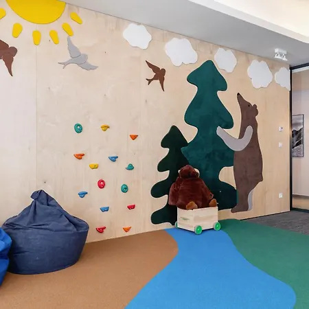Wellness Zone, Gym, Sauna, Jacuzzi & Children's In By Renters Lägenhetshotell *