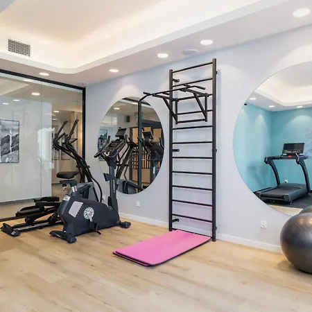 Wellness Zone, Gym, Sauna, Jacuzzi & Children's In By Renters Lägenhetshotell Zakopane